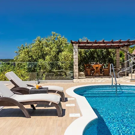 Seaside With A Swimming Pool Prizba, Korcula - 10056 Apartman Blato (Korcula)