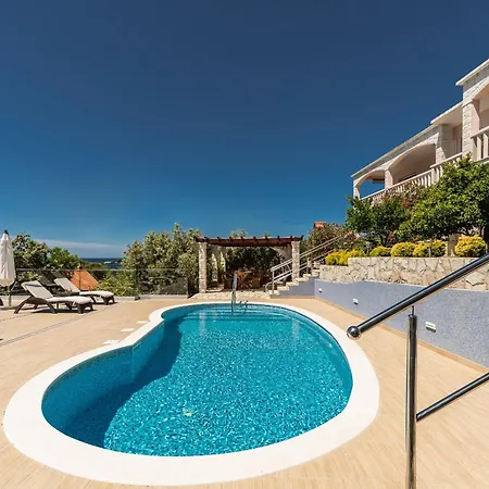 Seaside With A Swimming Pool Prizba, Korcula - 10056 Apartament Blato (Korcula)