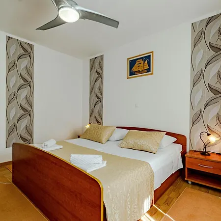 Seaside With A Swimming Pool Prizba, Korcula - 10056 Apartamento Brnistrova