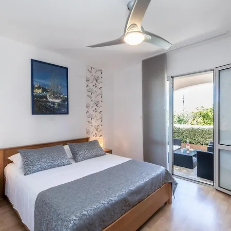 Seaside With A Swimming Pool Prizba, Korcula - 10056 Apartamento *