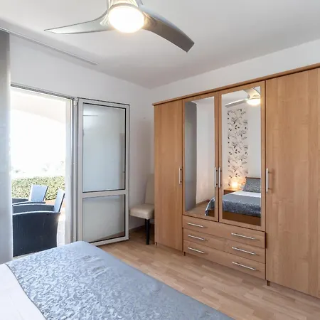 Seaside With A Swimming Pool Prizba, Korcula - 10056 Brnistrova