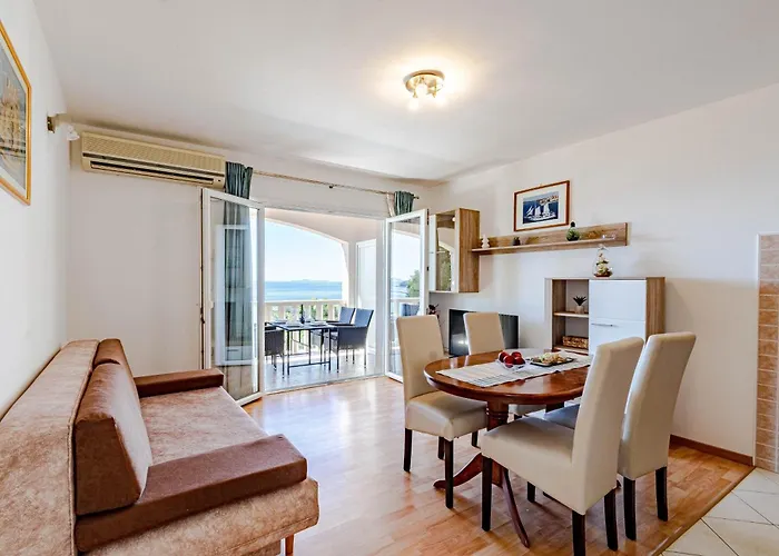 Seaside With A Swimming Pool Prizba, Korcula - 10056 Appartement Blato (Korcula)